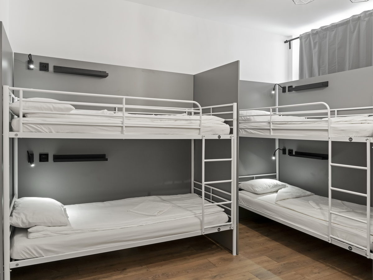 8-bed women-only dorm