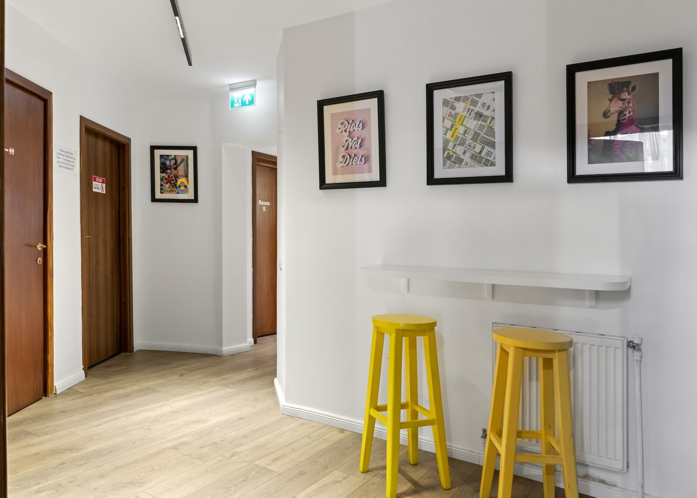 Social corner with yellow stools